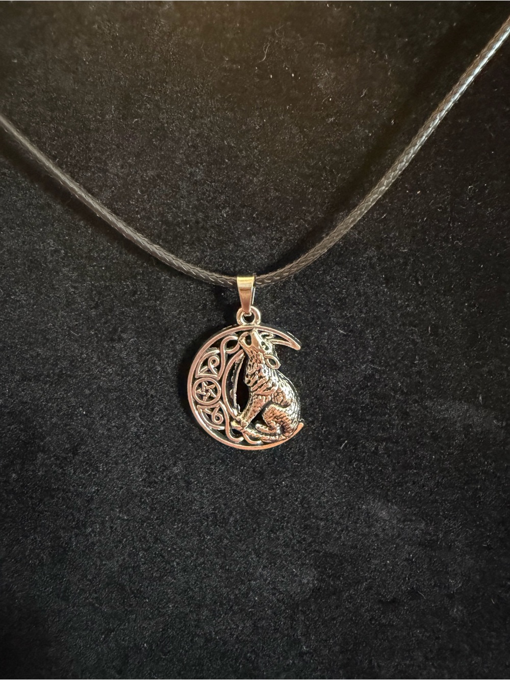 ✴️New✴️Silver Moon Wolf Pendant Necklace